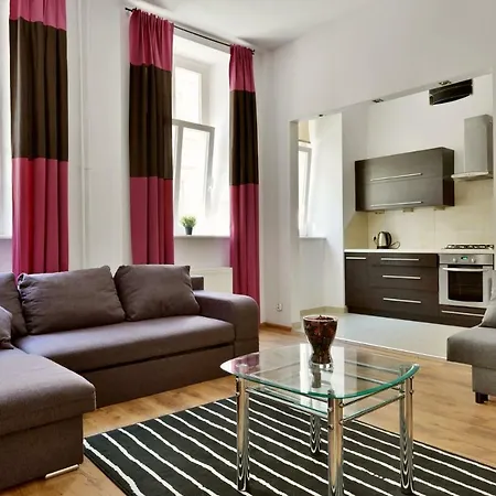 K&m Castle Kielbasnicza Apartman