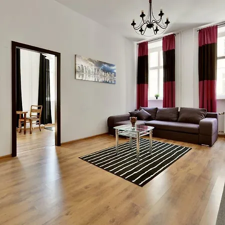K&m Castle Kielbasnicza Apartman *
